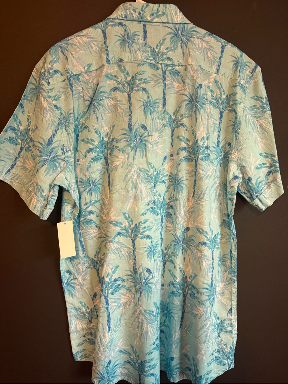 IZOD Saltwater Collection Men’s Camp Shirt. NWT - Picture 8 of 9